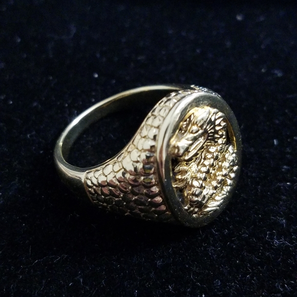 Dragon on Onyx in Gold plated Silver - Picture 5 of 5